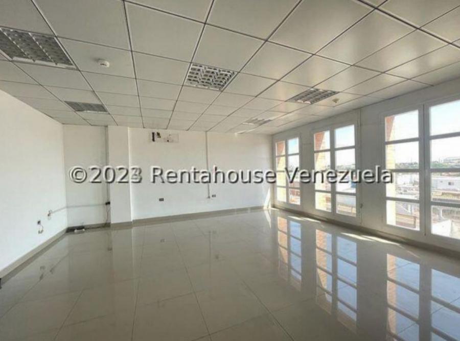 Foto Local en Venta en Carirubana, Urbanizacin Santa Irene, Falcn - LOV226254 - BienesOnLine