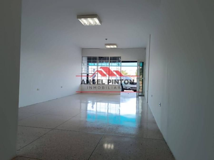 LOCAL COMERCIAL ALQUILER AMPARO SANTA FE MARACAIBO API 4885