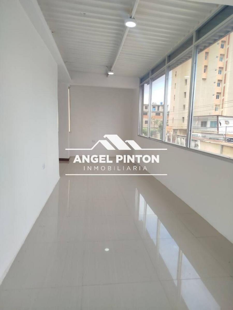 LOCAL COMERCIAL ALQUILER AV BELLA VISTA CENTRO NORTE MARACAIBO API 282818