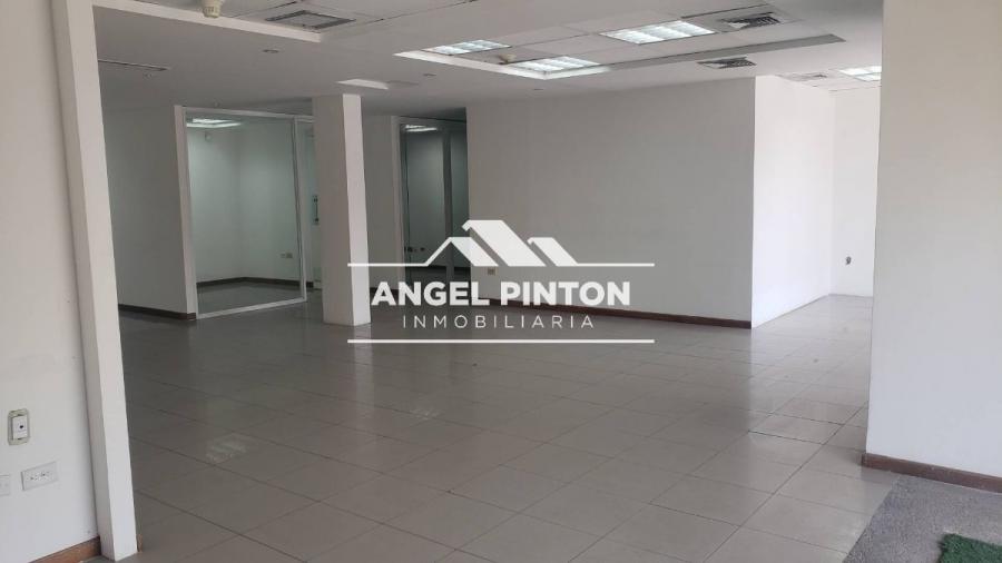 LOCAL COMERCIAL ALQUILER AV. SAN MARTIN MARACAIBO API 0136