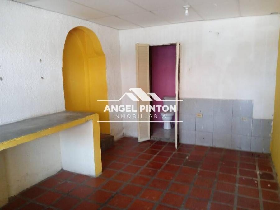 LOCAL COMERCIAL ALQUILER ZONA NORTE SANTA RITA MARACAIBO API 5362