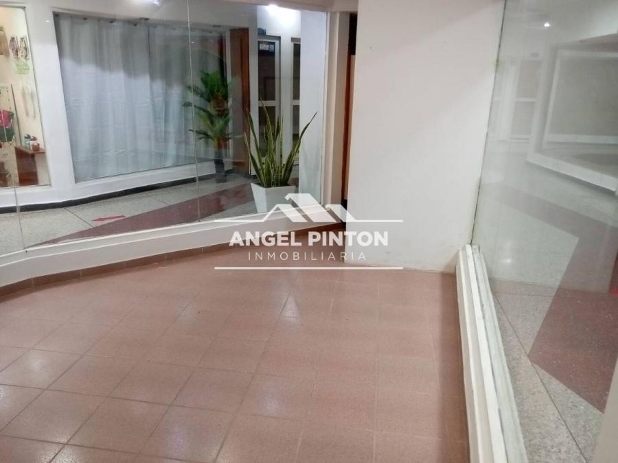 LOCAL COMERCIAL EN ALQUILER O VENTA CC CIUDAD CHINITA MARACAIBO API 7387