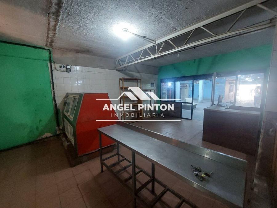 LOCAL COMERCIAL EN VENTA LA POMONA MARACAIBO API 11677 