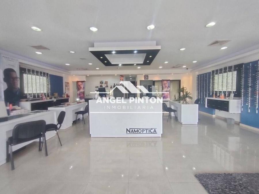 LOCAL COMERCIAL + FONDO COMERCIO VENTA CC DELICIAS NORTE MARACAIBO API 5382 