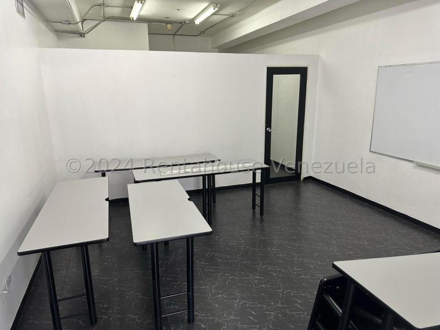 Foto Oficina en Alquiler en Los Dos Caminos, Caracas, Distrito Federal - U$D 1.000 - OFA236656 - BienesOnLine