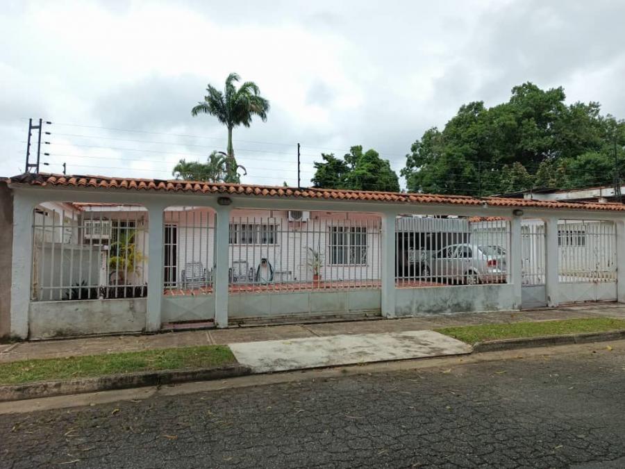 ofrece en venta confortable casa ubicada en tocuyito urb el molino.  mcpio libertador carabobo