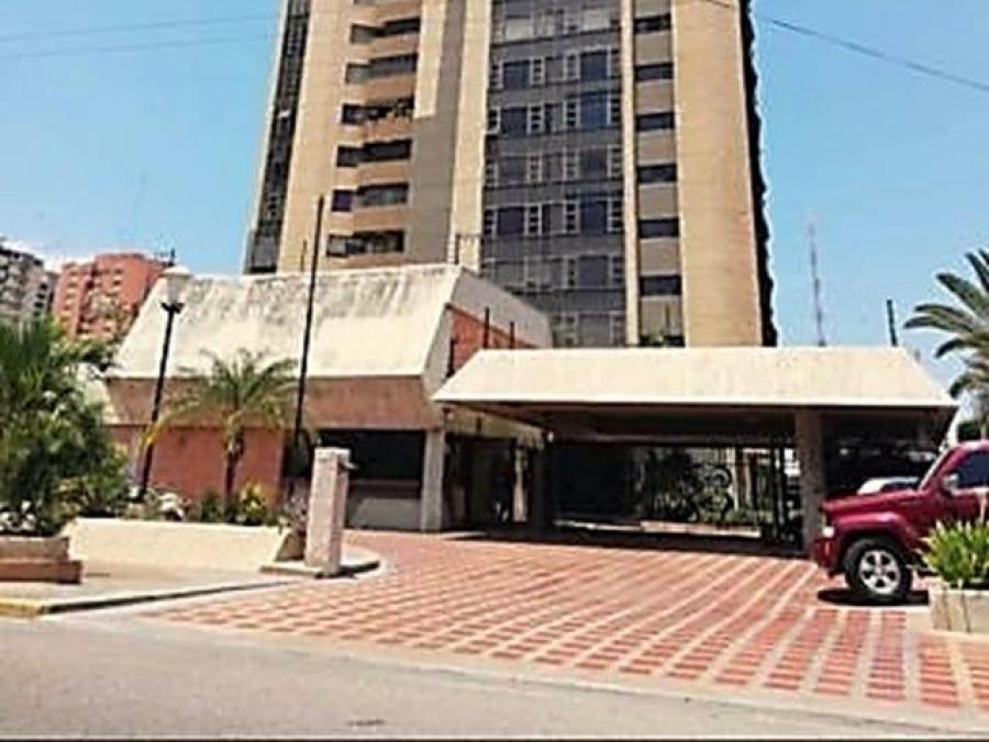 Penthouse amoblado en alquiler en zona este