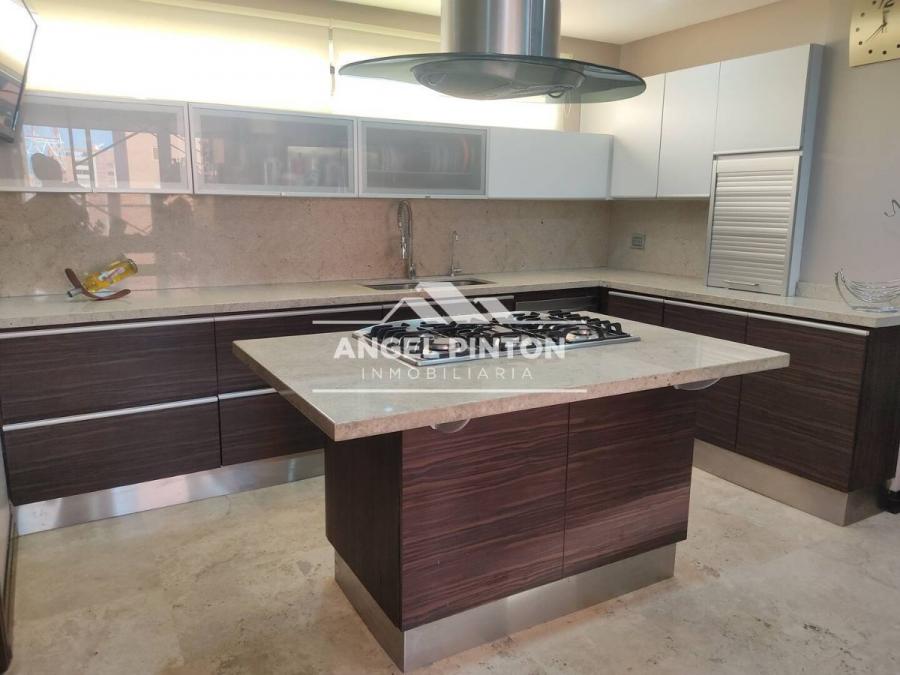 Foto Apartamento en Alquiler en La Lago, Maracaibo, Zulia - U$D 2.000 - APA230419 - BienesOnLine