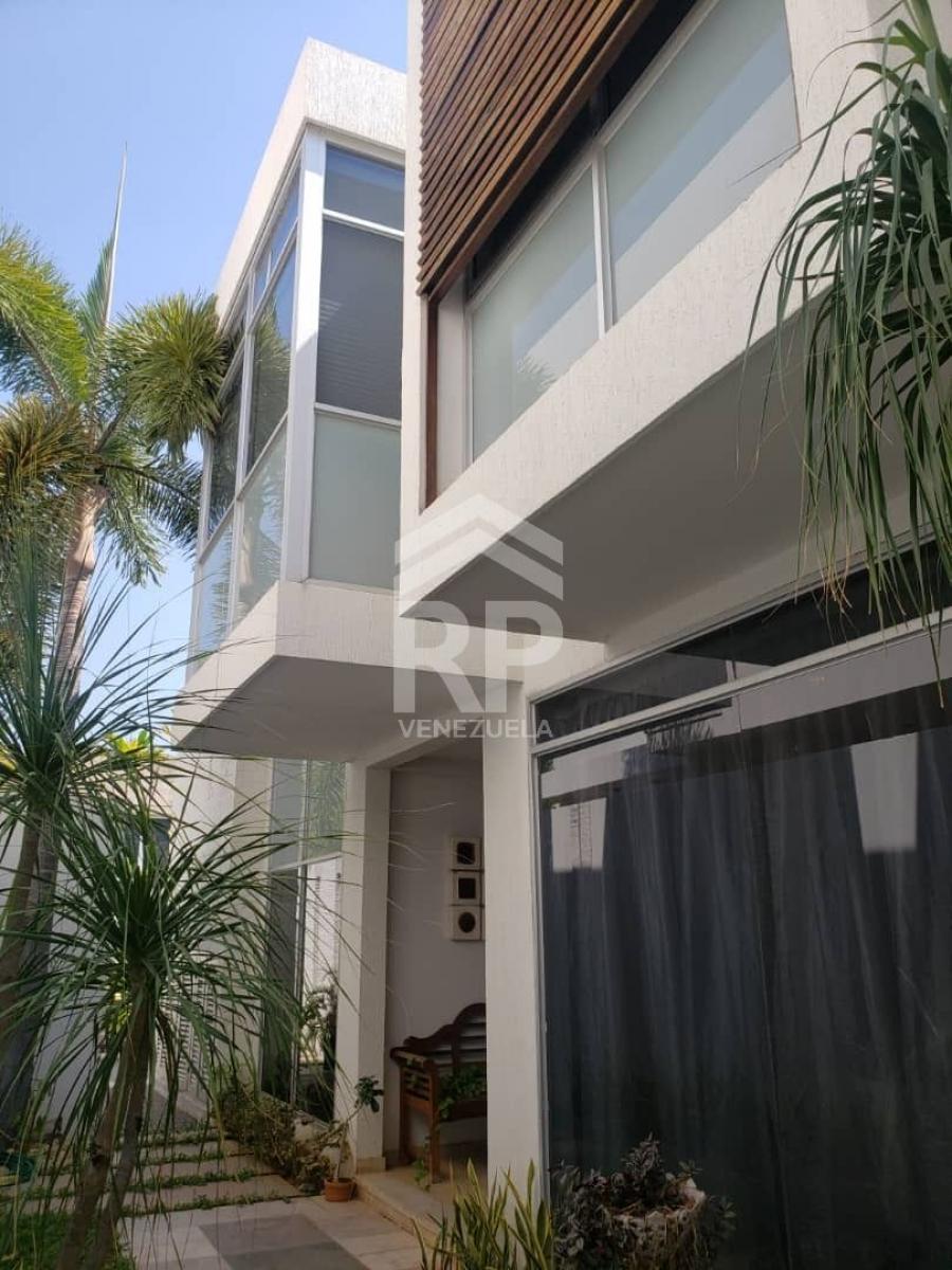 Foto Casa en Venta en Maracaibo, Zulia - U$D 470.000 - CAV241891 - BienesOnLine