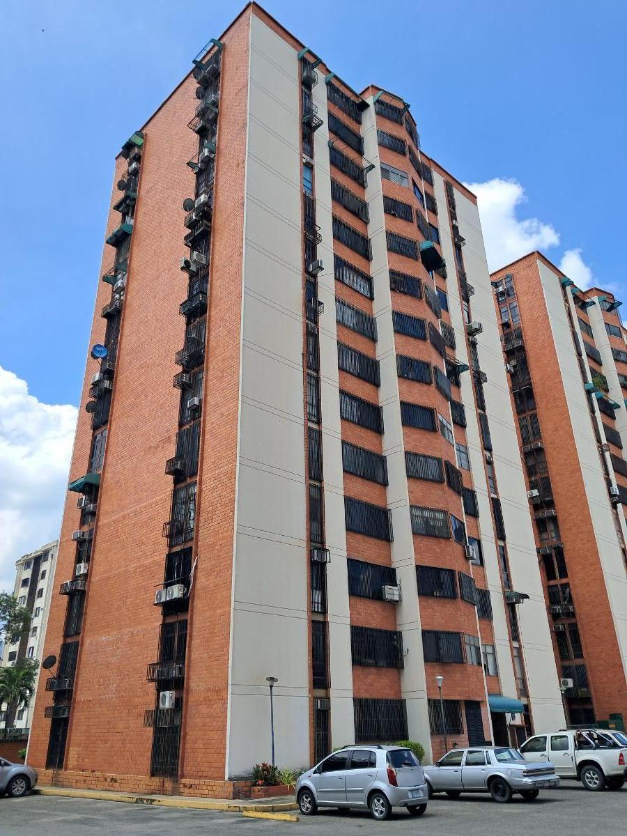 Se alquila apartamento Urb La granja 