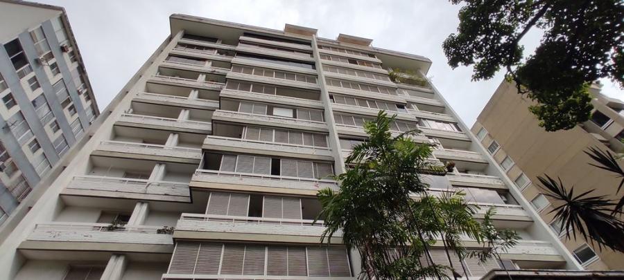 Se vende bonito apartamento en La Florida. Caracas