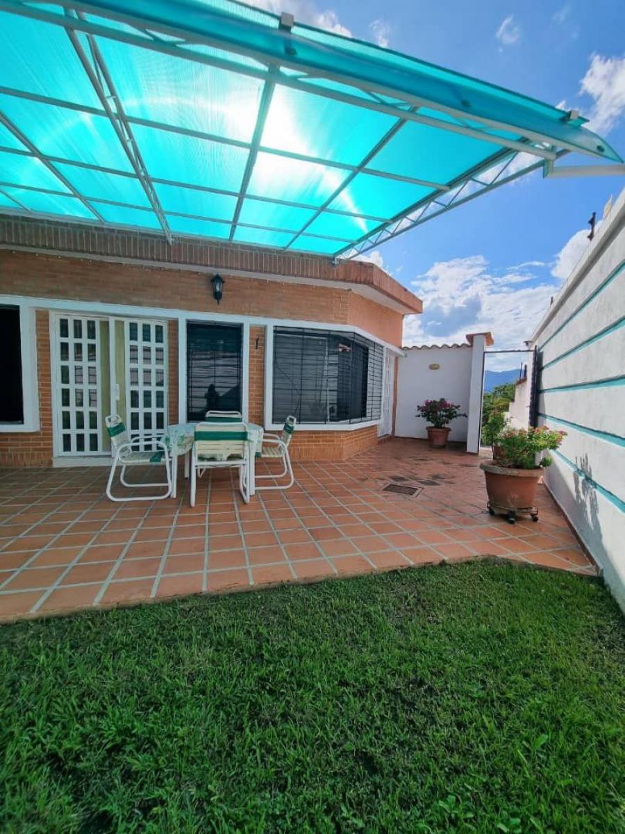 SE VENDE CASA EN ALTOS DE GUATAPARO, VALENCIA. LUISA MEZONES VENDE