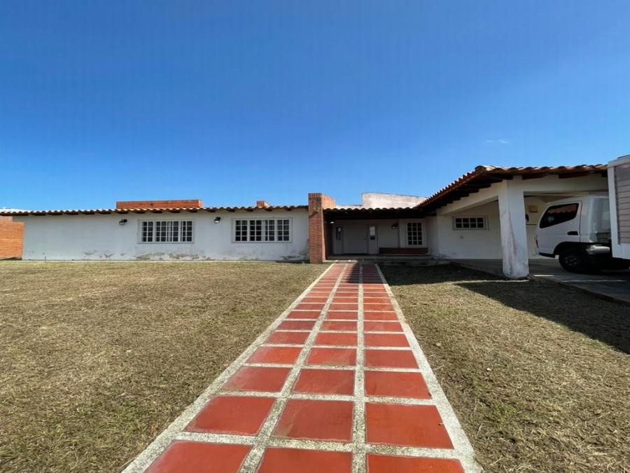 SE VENDE CASA URB LOS TUCANES SECTOR TIPURO 