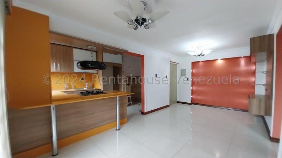 Se vende hermoso y moderno apartamento en Urb. Los Roques, Turmero