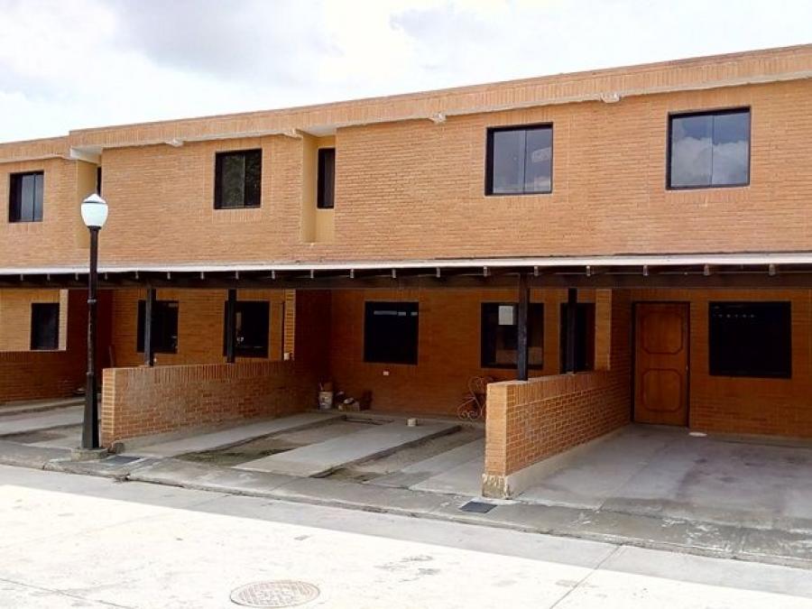 Se vende townhouse en Pueblo Nuevo 