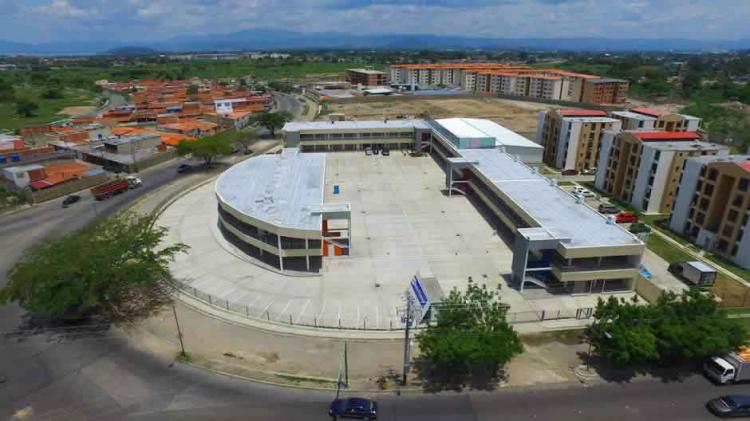 SILVANA TAFUR VENDE EN PARAPARAL LOCAL COMERCIAL DE 45MTS.2 NIVEL MEZANINA