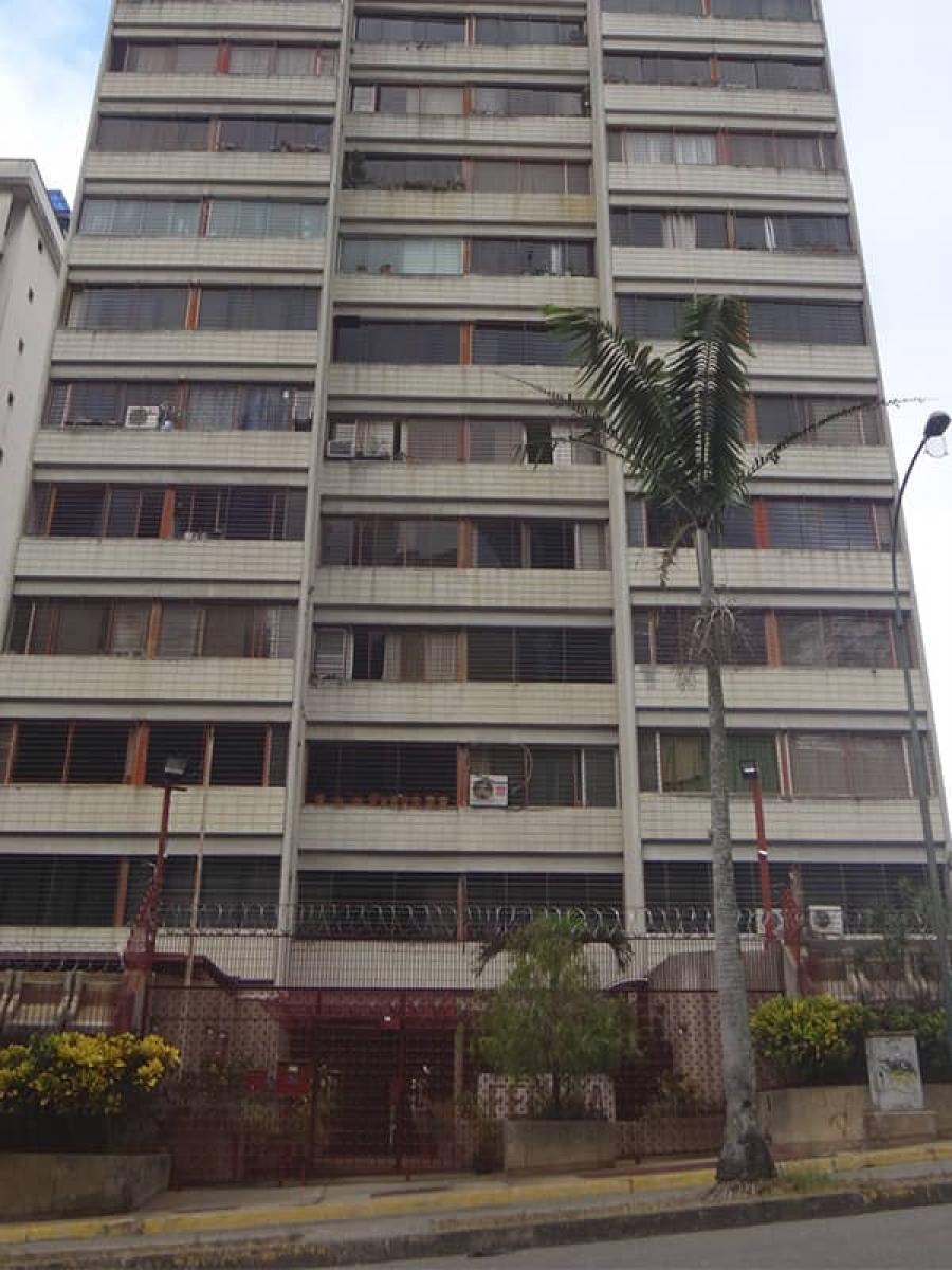 Foto Apartamento en Venta en Caracas, Distrito Federal - U$D 28.000 - APV213612 - BienesOnLine