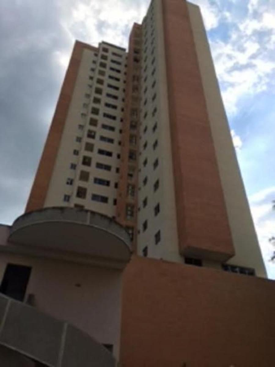 SKY GROUP Vende apartamento en el parral residencia cronus country SDA-277