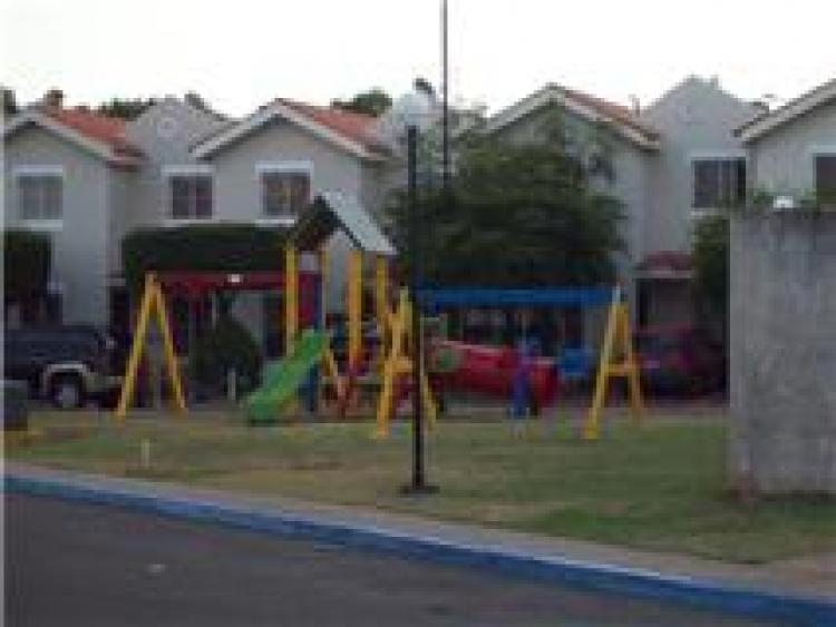 Foto Casa en Venta en Zona Norte diagonal a Sambil. Cod: MLS # 11-1780, Maracaibo, Zulia - BsF 1.800.000 - CAV19758 - BienesOnLine