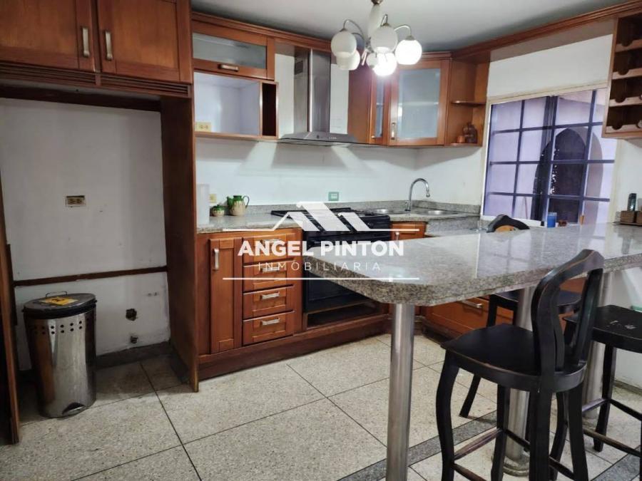 TOWNHOUSE ALQUILER AV GOAJIRA MARACAIBO API 6428 