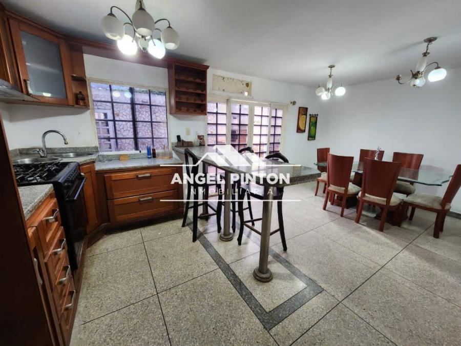 TOWNHOUSE ALQUILER AV GOAJIRA MARACAIBO API 6428