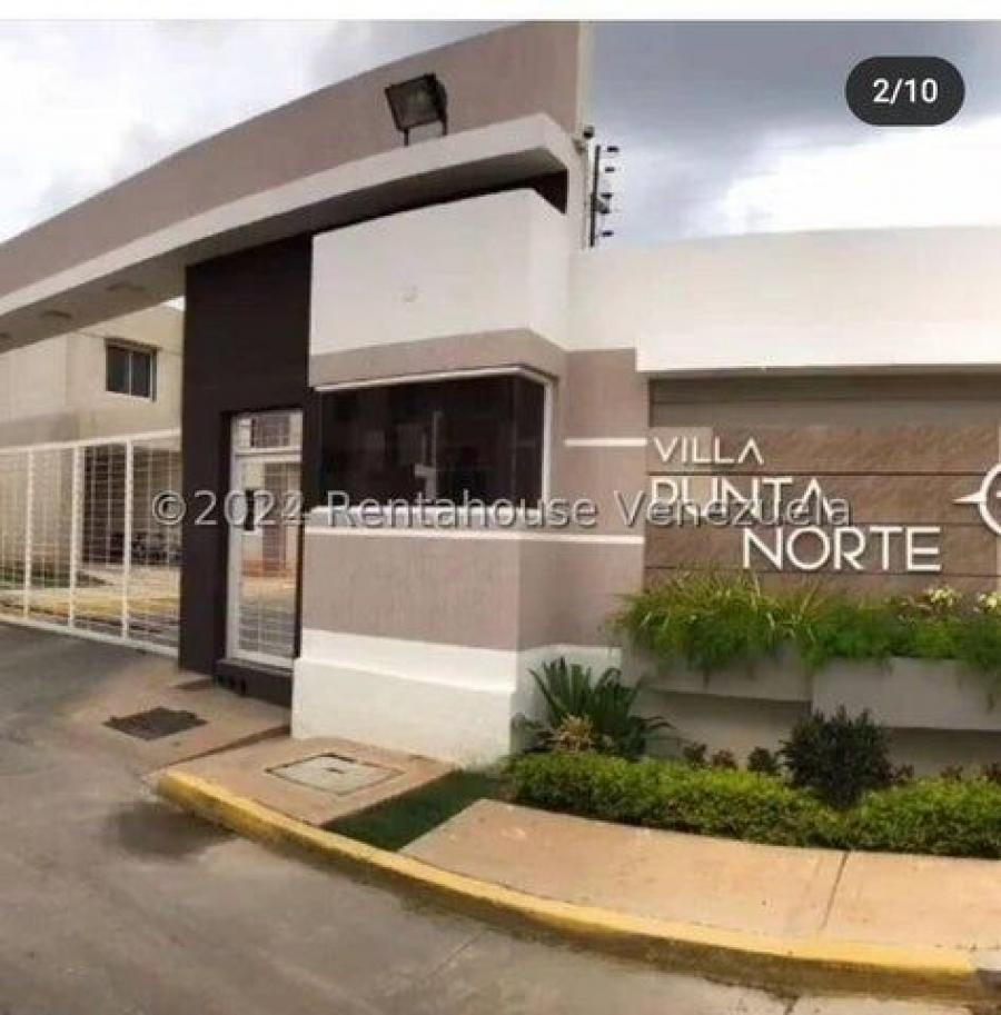 Townhouse amoblado en venta en zona Norte