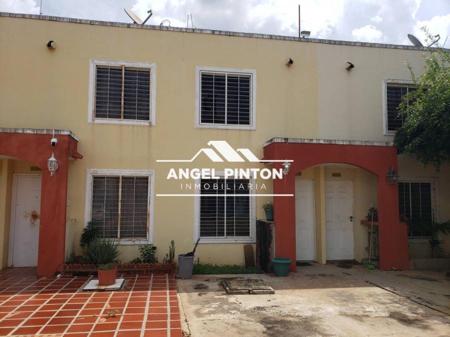 TOWNHOUSE EN VENTA CAMINOS DE LA LAGUNITA III ETAPA MARACAIBO API 8655