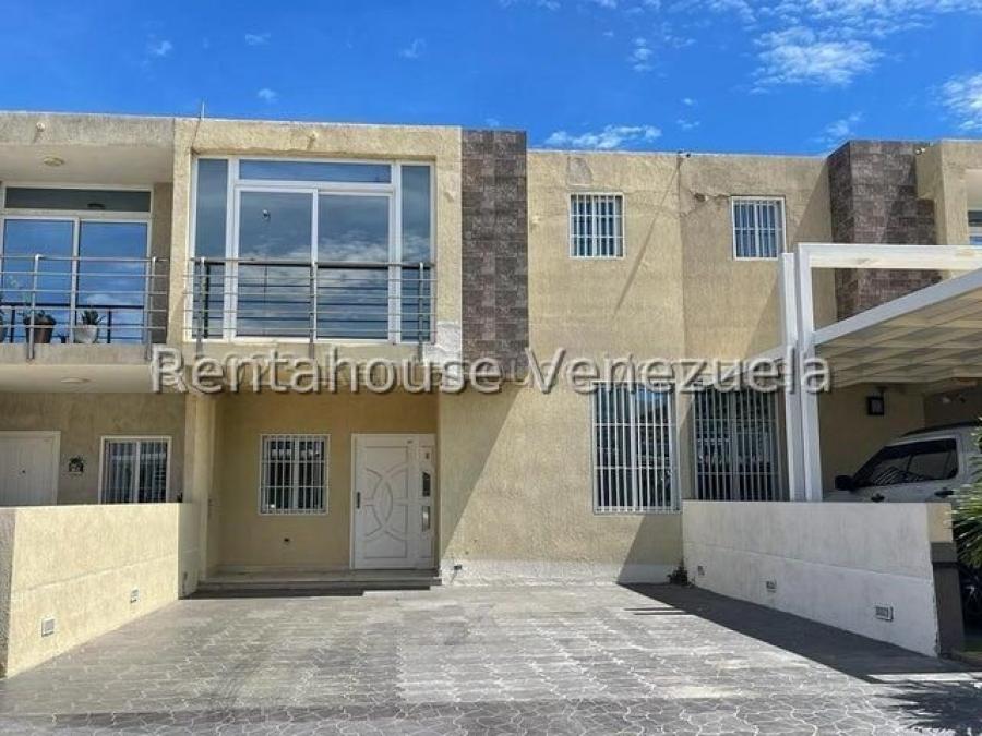 Townhouse en Venta en Casacoima, Falcon MLS #25-8121 GR 