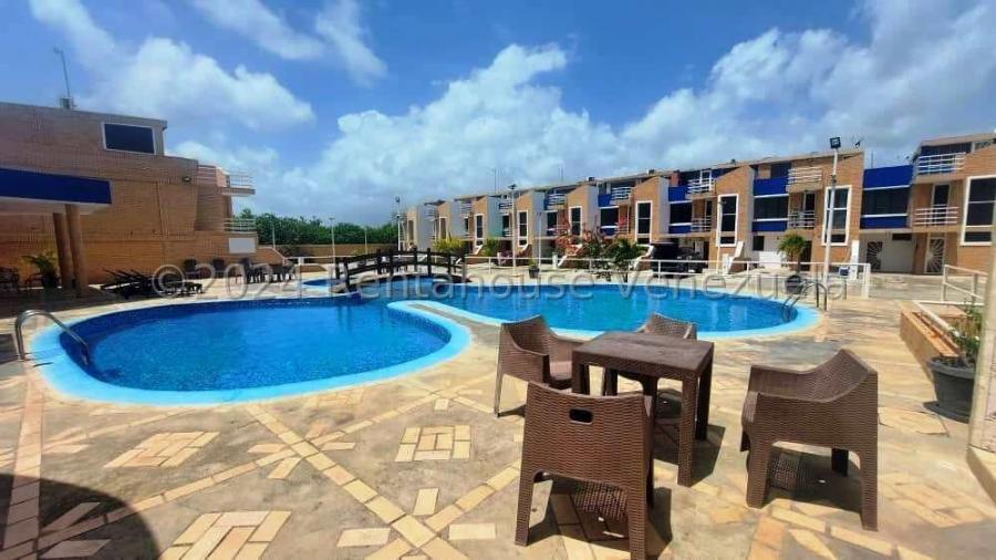 Townhouse en Venta en Morrocoy, Falcon MLS #24-18244 GR 