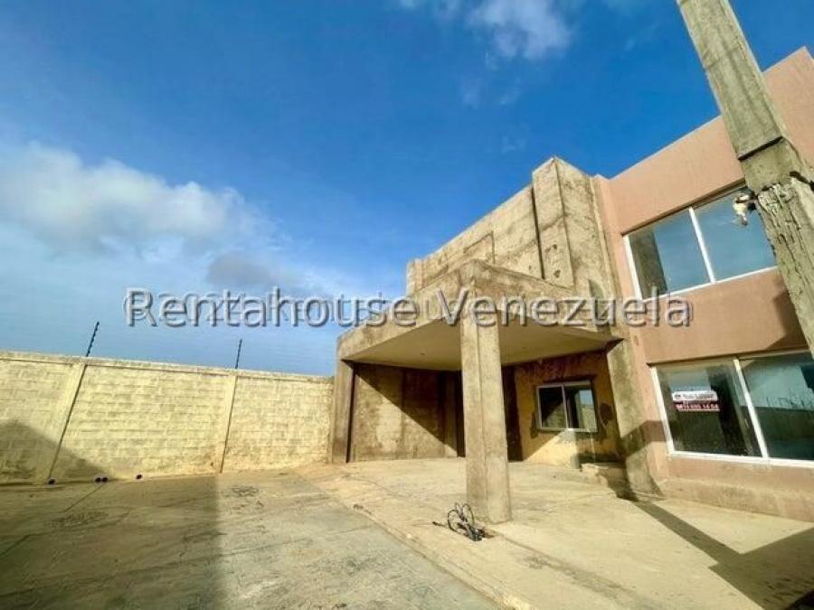 Townhouse en Venta en Puerta Maraven, Falcon MLS #25-8116 GR 