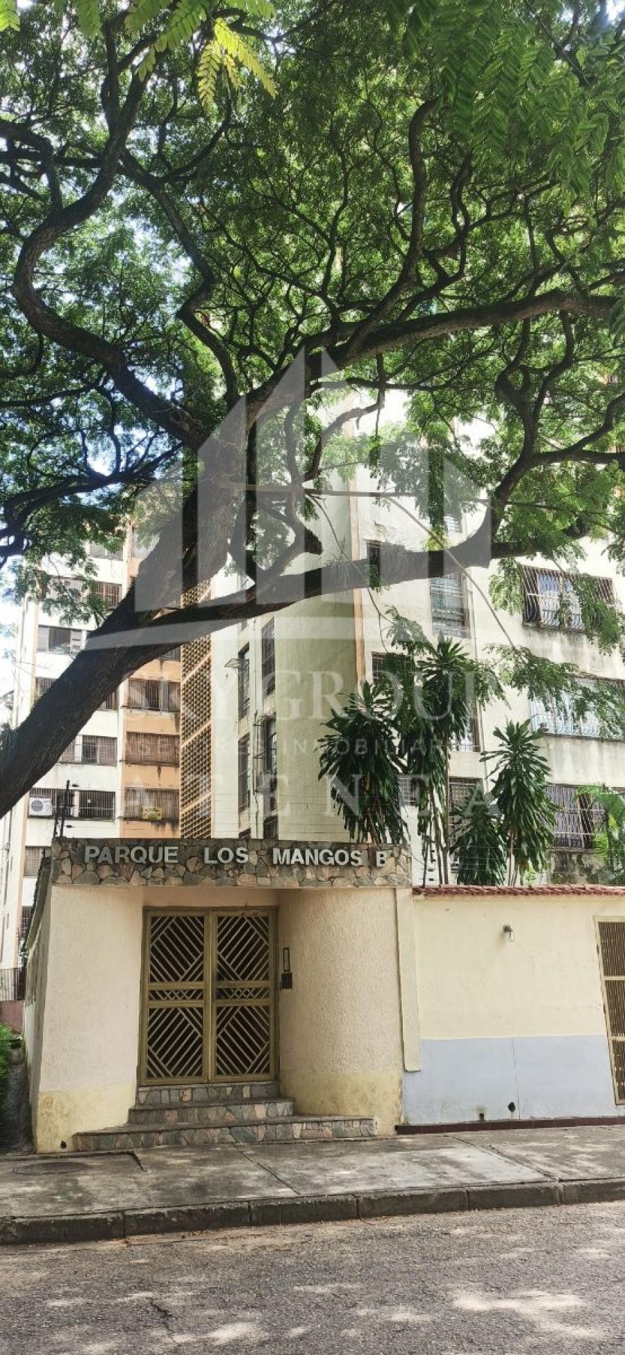 Vende apartamento en Res Parque los Mangos en Sabana larga , Prebo equipado amoblado.