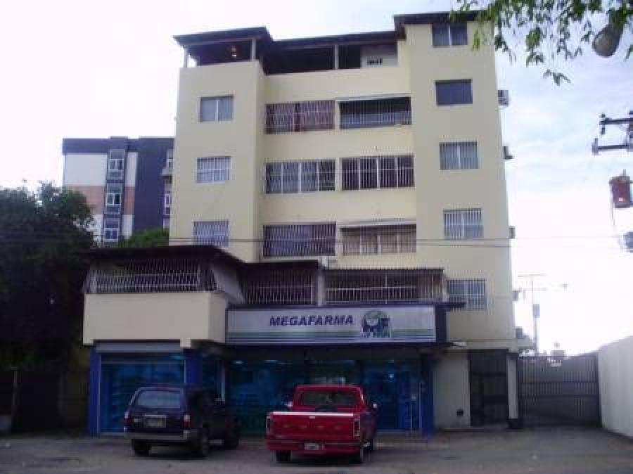 VENDO APARTAMENTO Av. LUIS DEL VALLE GARCIA, MATURIN