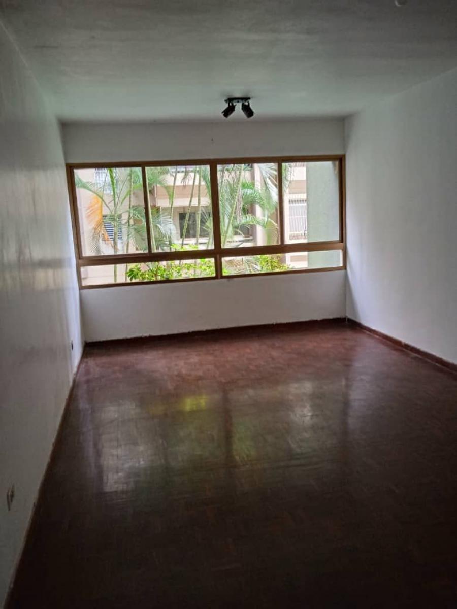 VENDO APARTAMENTO CIGARRAL 3 CUARTOS 3 BAÑOS 2 PUESTOS