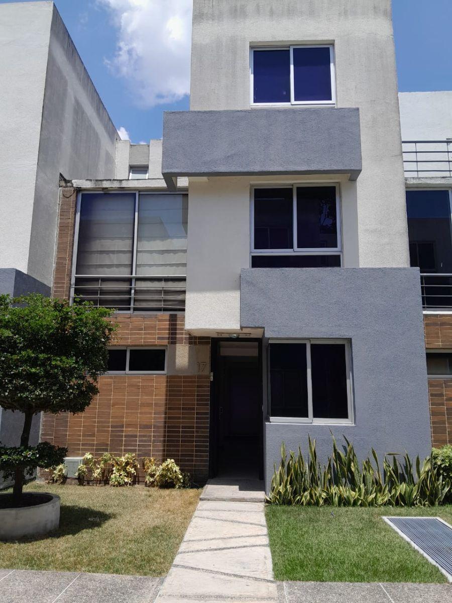 VENDO CASA EN COLINAS DEL VIENTO DE 4 NIVELES