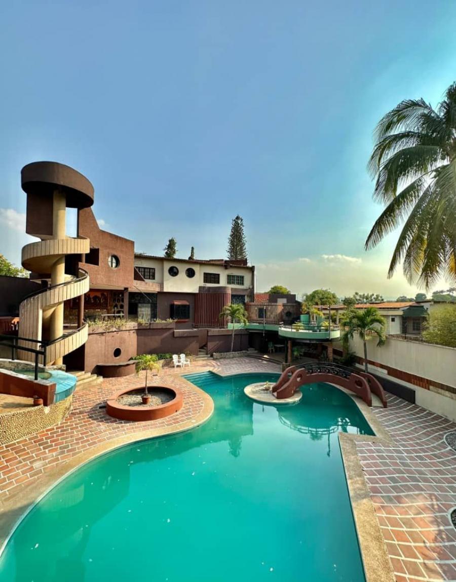 Foto Casa en Venta en Barquisimeto, Lara - U$D 800.000 - CAV237394 - BienesOnLine