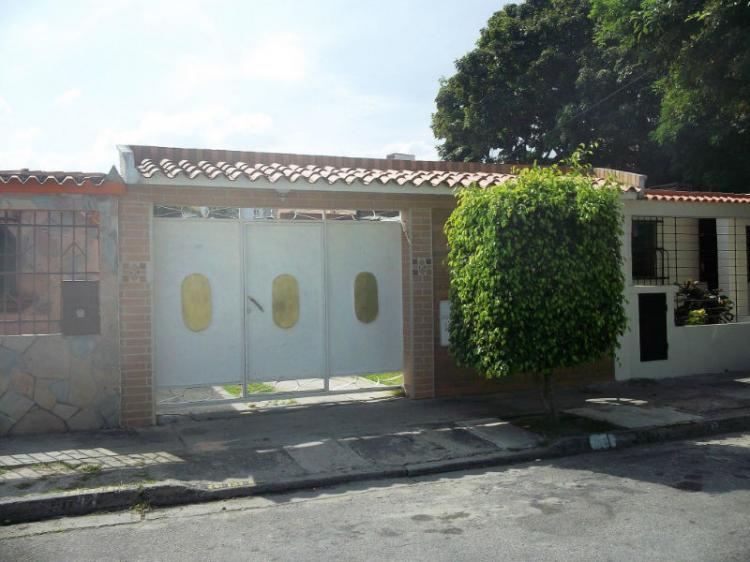 VENDO CASA, UBICADA EN NAGUANAGUA, URB LAS QUINTAS