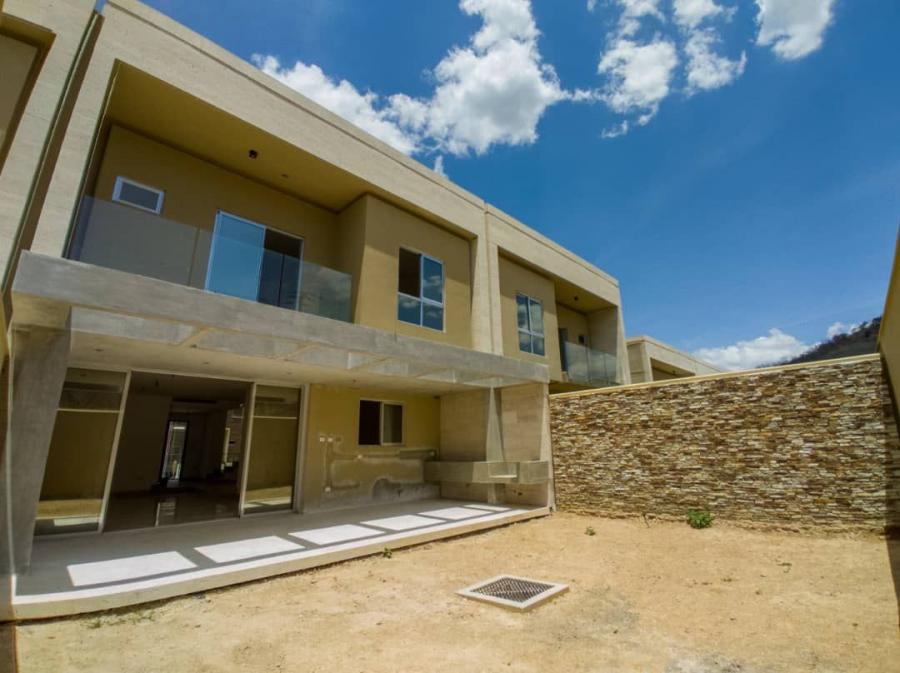 VENDO FINANCIADO TOWNHOUSE A ESTRENAR CUMBRES DE GUATAPARO VALENCIA 