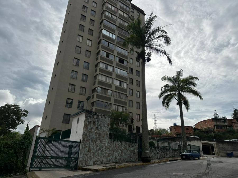 Foto Apartamento en Venta en Guaicaiupuro, Los Teques, Miranda - U$D 35.000 - APV228639 - BienesOnLine