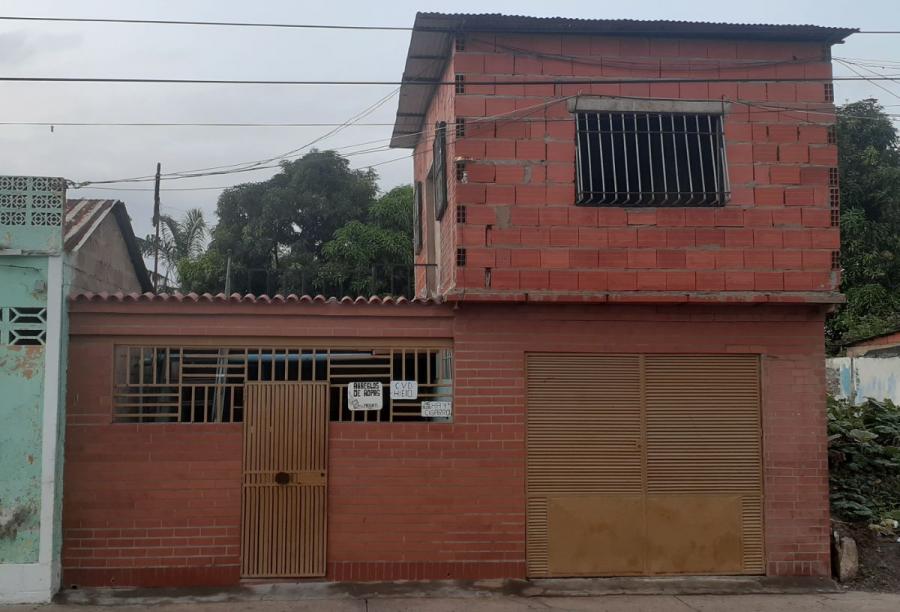 Venta de casa 3 cuartos