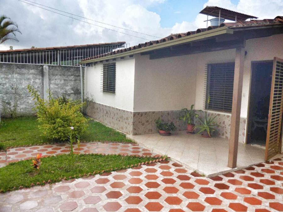 Casa en Venta en La Fontanera, Los Teques, Miranda - U$D  - CAV146251  - BienesOnLine